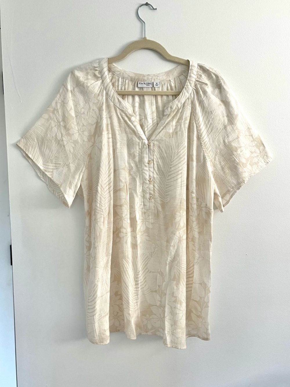 Kim Rogers Curvy Plus Size Cream Floral Flowy Short Sleeve Button Tunic Blouse
